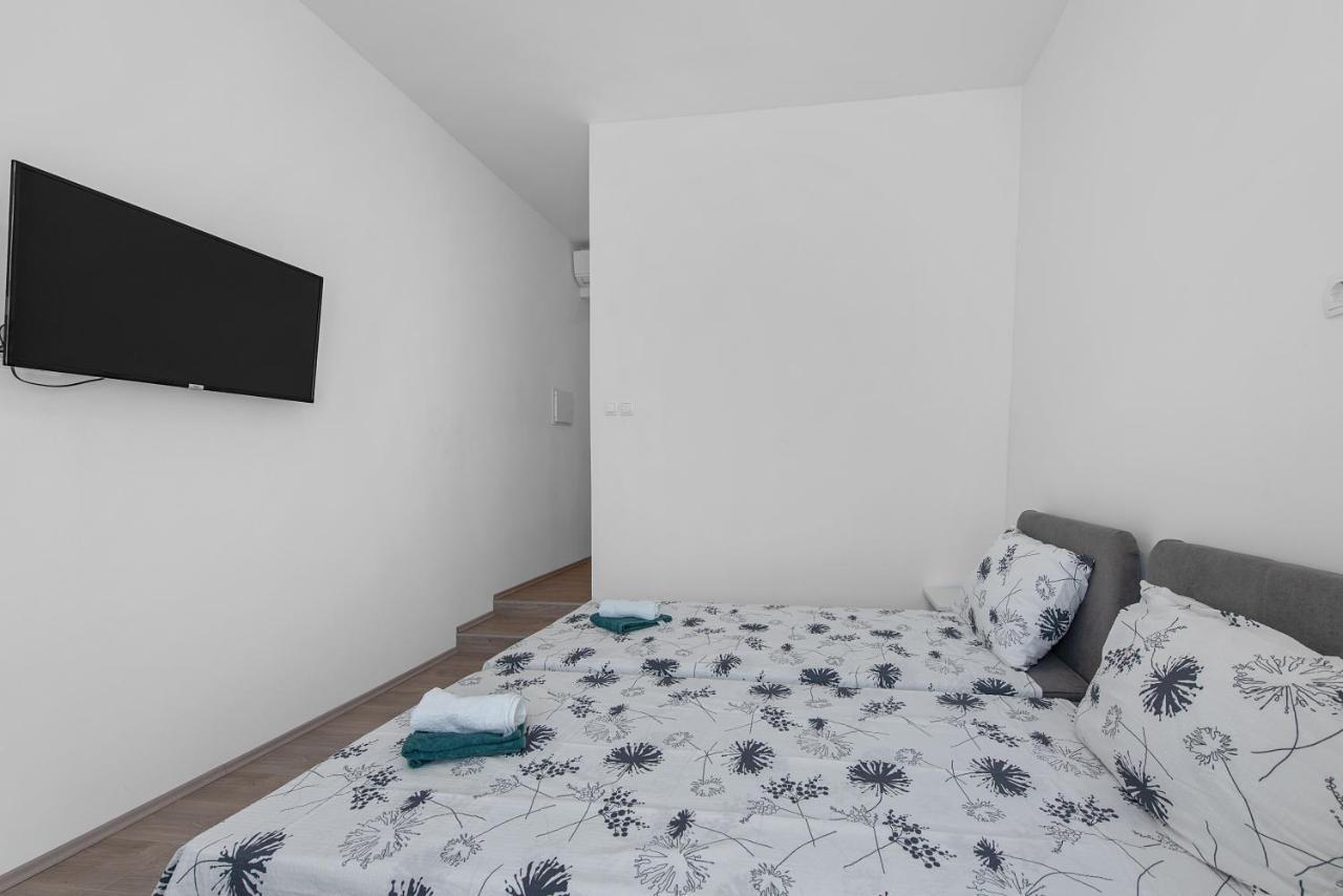 Mima Apartments Rijeka Bagian luar foto