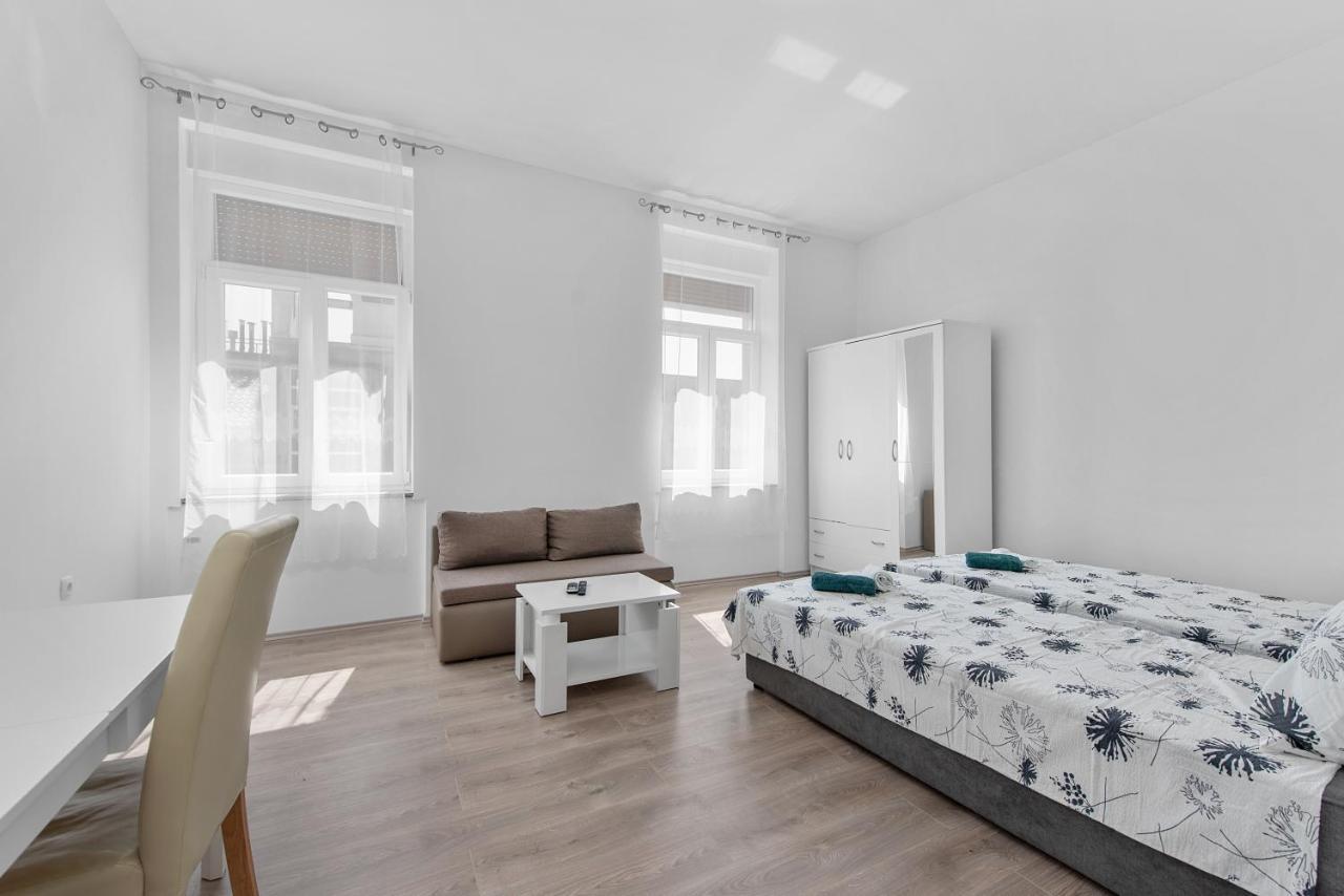 Mima Apartments Rijeka Bagian luar foto