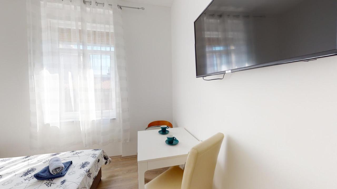 Mima Apartments Rijeka Bagian luar foto
