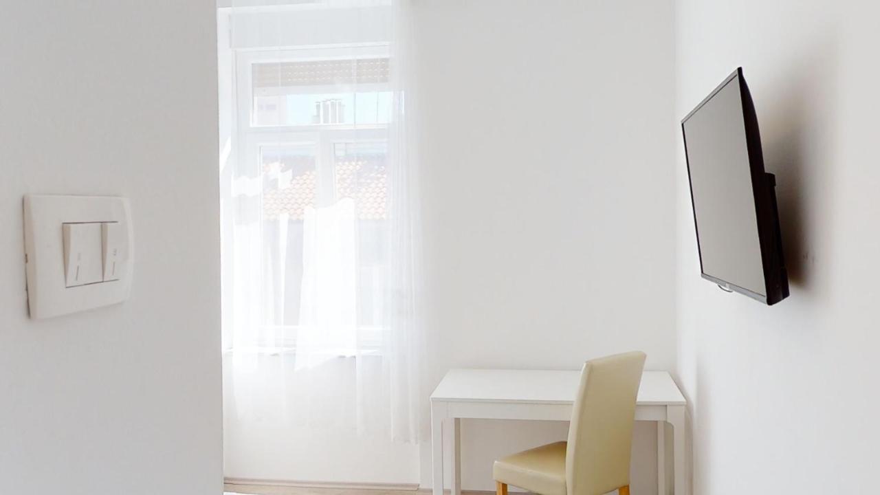 Mima Apartments Rijeka Bagian luar foto